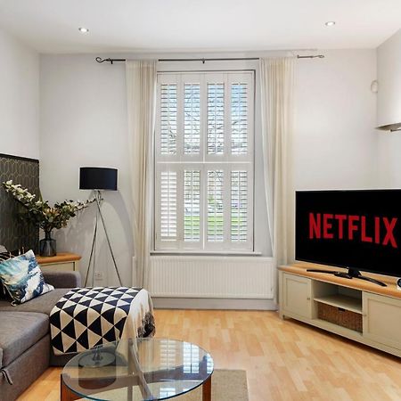 Pristine Stylish Townhouse On The Stray! - Sleeps 9 Villa Harrogate Eksteriør bilde