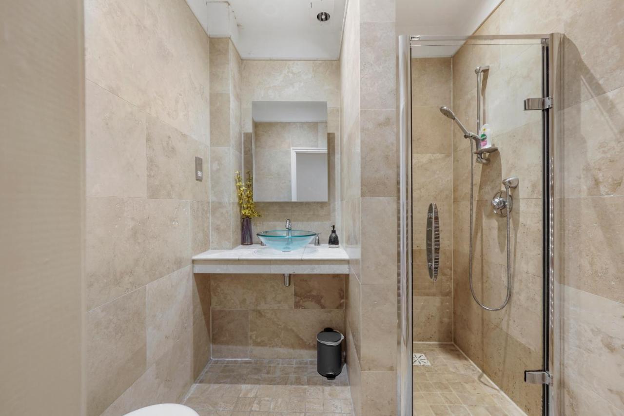 Pristine Stylish Townhouse On The Stray! - Sleeps 9 Villa Harrogate Eksteriør bilde