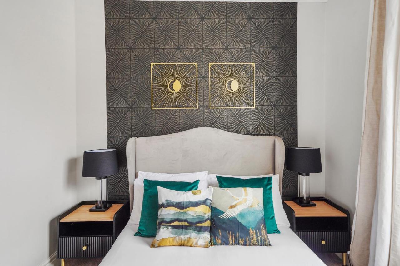 Pristine Stylish Townhouse On The Stray! - Sleeps 9 Villa Harrogate Eksteriør bilde