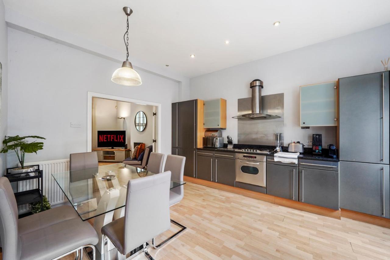 Pristine Stylish Townhouse On The Stray! - Sleeps 9 Villa Harrogate Eksteriør bilde