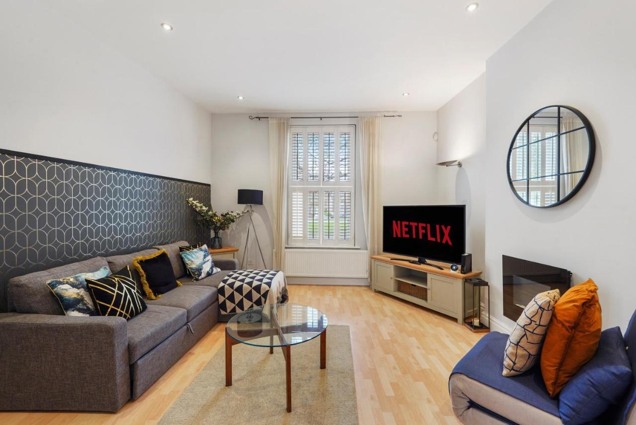 Pristine Stylish Townhouse On The Stray! - Sleeps 9 Villa Harrogate Eksteriør bilde