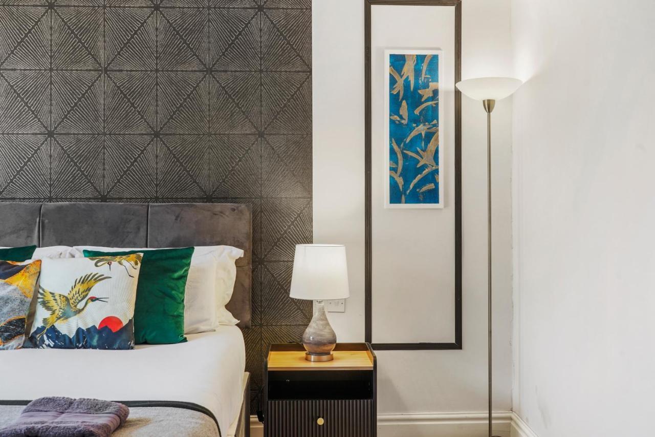 Pristine Stylish Townhouse On The Stray! - Sleeps 9 Villa Harrogate Eksteriør bilde